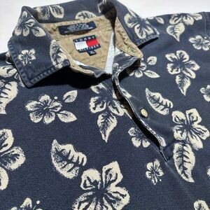 Vintage Tommy Hilfiger Men's Navy Floral Shirt sz Medium